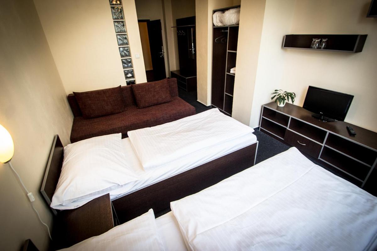 Hotel Sazavsky Ostrov Sazava  Ngoại thất bức ảnh