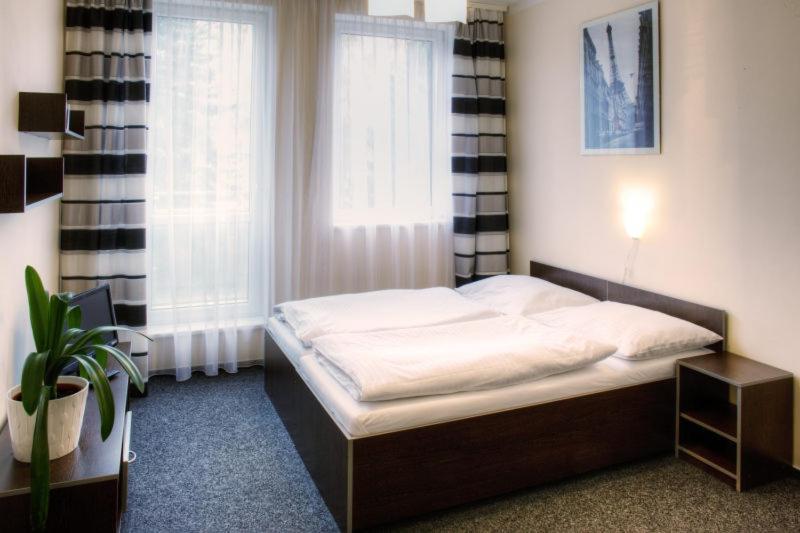 Hotel Sazavsky Ostrov Sazava  Ngoại thất bức ảnh